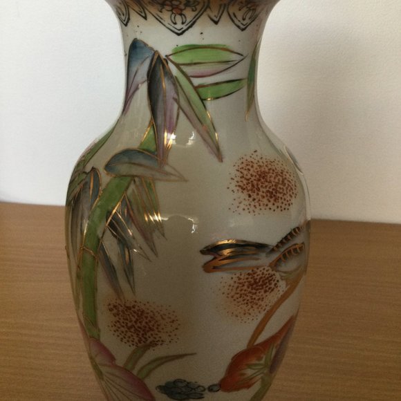 Chinese porcelain vase hand painted w flowers, bamboo, birds, gold  8.25" - Picture 4 of 6